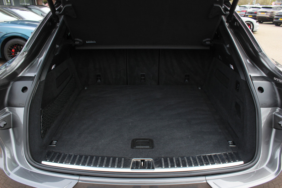 Porsche Cayenne Coupé 4.0 Turbo S E-Hybrid 680pk / TechArt / Trekhaak / Panoramadak / 360Camera / Head-up / Achterasbesturing / Keyless / Burmester / Softclose / Adaptieve Stoelen / 21'' / Cabron intr. / Luchtvering / Sportdesign+Chrono /