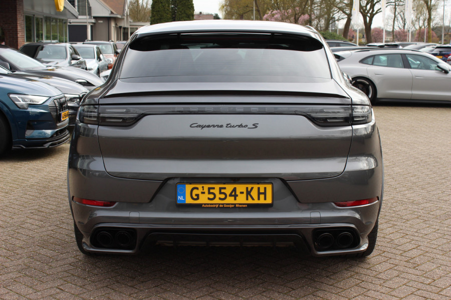 Porsche Cayenne Coupé 4.0 Turbo S E-Hybrid 680pk / TechArt / Trekhaak / Panoramadak / 360Camera / Head-up / Achterasbesturing / Keyless / Burmester / Softclose / Adaptieve Stoelen / 21'' / Cabron intr. / Luchtvering / Sportdesign+Chrono /