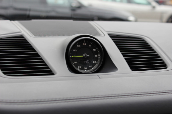 Porsche Cayenne 3.0 E-Hybrid / Panoramadak / Camera / Softclose / Keyless / Carbon intr. / Luchtvering / 21'' / Bose / Sfeerverlichting / Adaptieve stoelen / Stoelventilatie / Stoelverwarming 4x / Sportchrono / Dodehoek