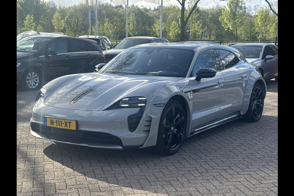 Porsche Taycan Cross Turismo 4 93 kWh / SoH 92,2% / Panoramadak / 360Camera / Passenger Display / Adaptieve Stoelen / Luchtvering / 21'' / Bose / Keyless / Sportchrono / Stoelventilatie / Stoelverwarming 4x / DAB / ACC