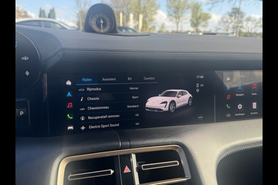 Porsche Taycan Cross Turismo 4 93 kWh / SoH 92,2% / Panoramadak / 360Camera / Passenger Display / Adaptieve Stoelen / Luchtvering / 21'' / Bose / Keyless / Sportchrono / Stoelventilatie / Stoelverwarming 4x / DAB / ACC