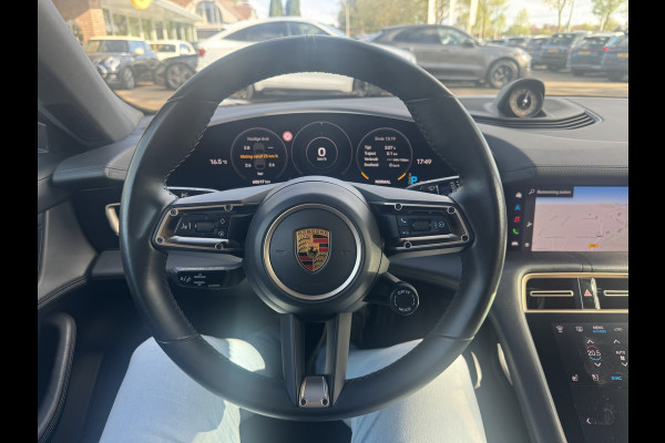 Porsche Taycan Cross Turismo 4 93 kWh / SoH 92,2% / Panoramadak / 360Camera / Passenger Display / Adaptieve Stoelen / Luchtvering / 21'' / Bose / Keyless / Sportchrono / Stoelventilatie / Stoelverwarming 4x / DAB / ACC
