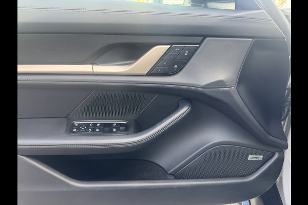 Porsche Taycan Cross Turismo 4 93 kWh / SoH 92,2% / Panoramadak / 360Camera / Passenger Display / Adaptieve Stoelen / Luchtvering / 21'' / Bose / Keyless / Sportchrono / Stoelventilatie / Stoelverwarming 4x / DAB / ACC