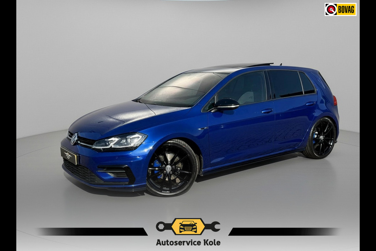 Volkswagen Golf 1.5 TSI Highline R-Line * Panorama * Bearlock * NL Auto * Virtual Cockpit * 19 inch velgen *