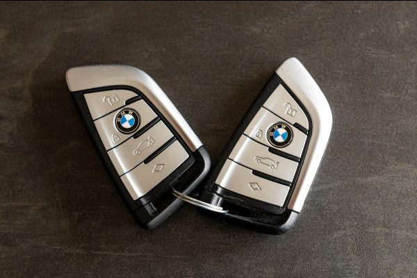 BMW 5 Serie Touring 520d High Executive M-Pakket I Pano I Trekhaak I Laser I