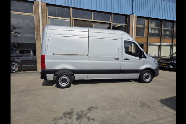 Mercedes-Benz Sprinter 215 CDI L2/H2 Automaat MBux systeem Airco Achteruitrijcamera