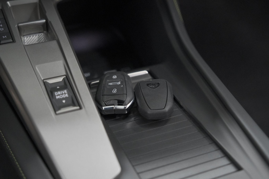 Peugeot 408 1.2 Hybrid 136 e-DCS6 GT | 360 Camera | Adaptieve Cruise Control | Elektronische Kofferklep | Apple Carplay