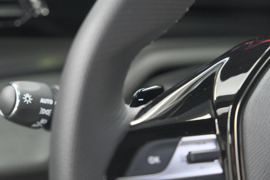 Peugeot 408 1.2 Hybrid 136 e-DCS6 GT | 360 Camera | Adaptieve Cruise Control | Elektronische Kofferklep | Apple Carplay