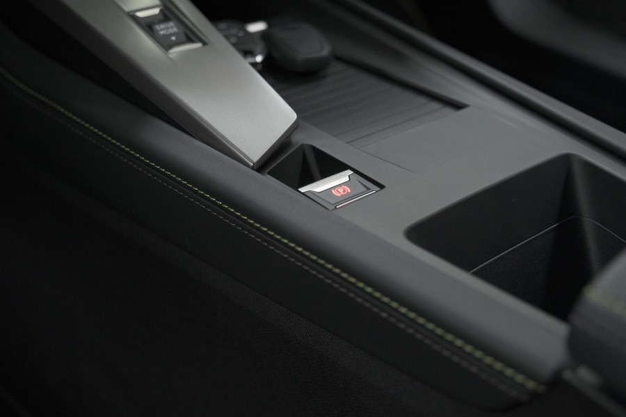 Peugeot 408 1.2 Hybrid 136 e-DCS6 GT | 360 Camera | Adaptieve Cruise Control | Elektronische Kofferklep | Apple Carplay