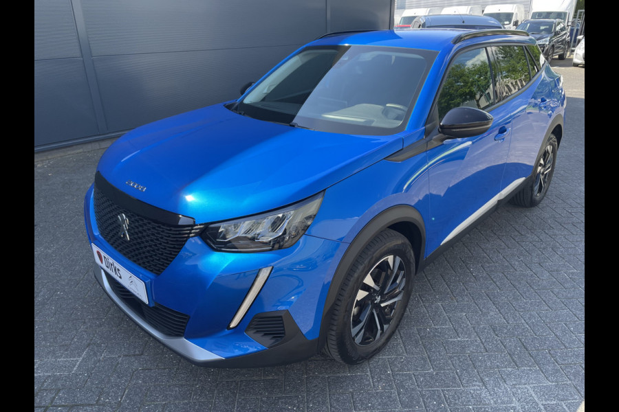 Peugeot 2008 100pk Allure Pack (Camera - Automatische Airco - i-cockpit - Navigatie - 17" - Apple Carplay - LED)