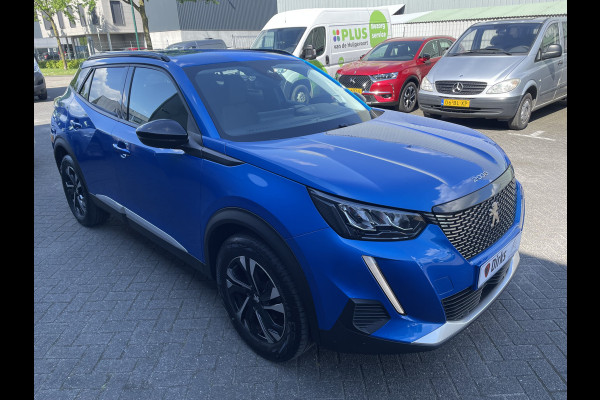 Peugeot 2008 100pk Allure Pack (Camera - Automatische Airco - i-cockpit - Navigatie - 17" - Apple Carplay - LED)