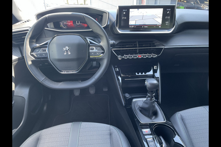 Peugeot 2008 100pk Allure Pack (Camera - Automatische Airco - i-cockpit - Navigatie - 17" - Apple Carplay - LED)