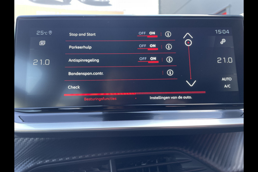 Peugeot 2008 100pk Allure Pack (Camera - Automatische Airco - i-cockpit - Navigatie - 17" - Apple Carplay - LED)