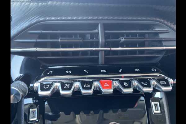 Peugeot 2008 100pk Allure Pack (Camera - Automatische Airco - i-cockpit - Navigatie - 17" - Apple Carplay - LED)