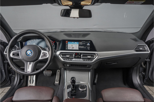 BMW 3 Serie Touring 330e xDrive M-Sport Laser Stuur & Stoelverw Keyless 19"