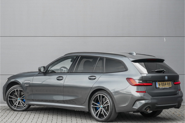 BMW 3 Serie Touring 330e xDrive M-Sport Laser Stuur & Stoelverw Keyless 19"