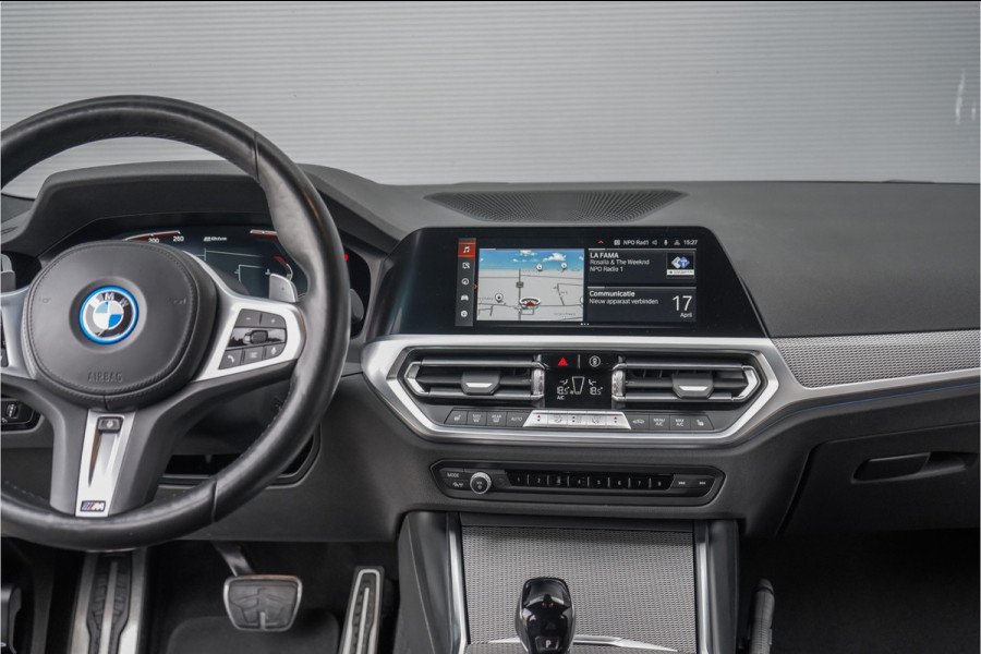 BMW 3 Serie Touring 330e xDrive M-Sport Laser Stuur & Stoelverw Keyless 19"