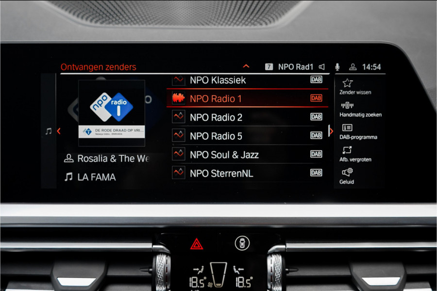 BMW 3 Serie Touring 330e xDrive M-Sport Laser Stuur & Stoelverw Keyless 19"