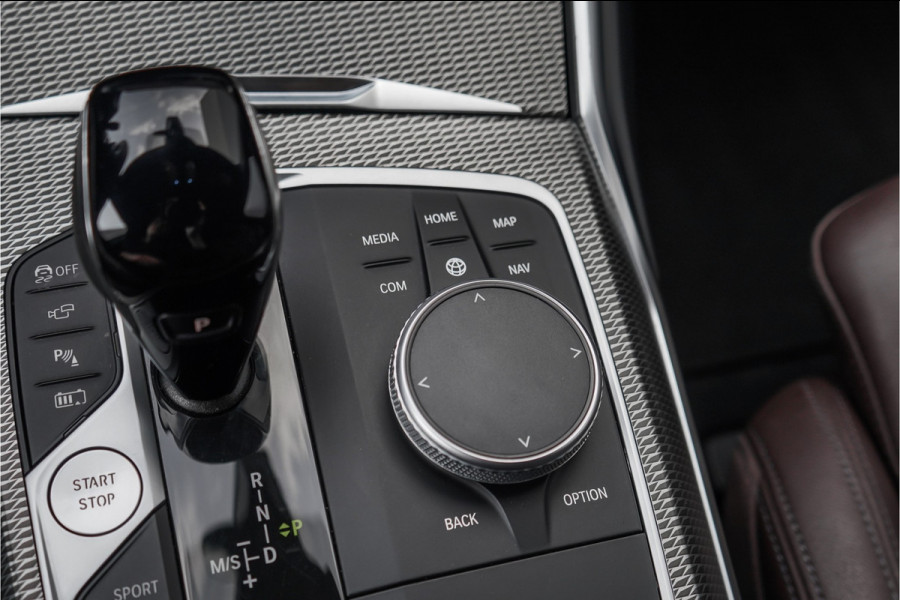 BMW 3 Serie Touring 330e xDrive M-Sport Laser Stuur & Stoelverw Keyless 19"