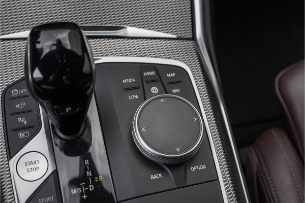 BMW 3 Serie Touring 330e xDrive M-Sport Laser Stuur & Stoelverw Keyless 19"