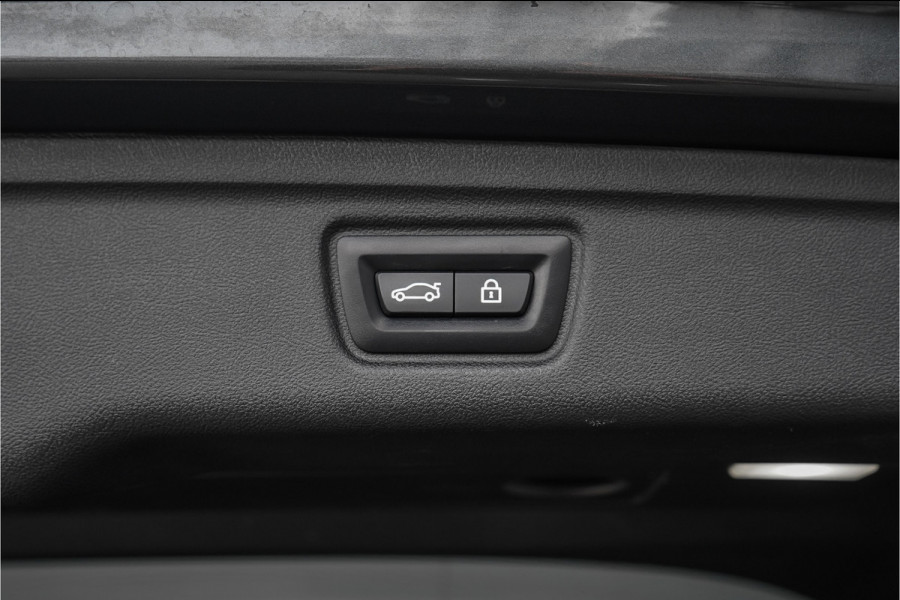 BMW 3 Serie Touring 330e xDrive M-Sport Laser Stuur & Stoelverw Keyless 19"