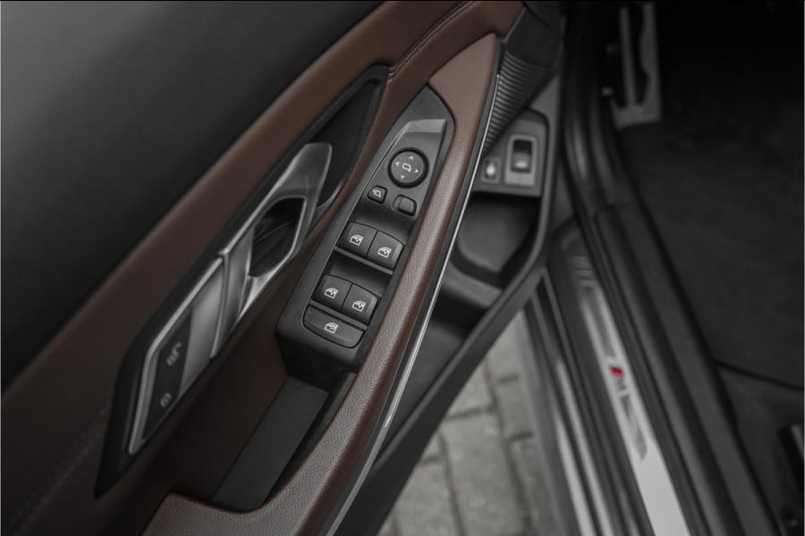 BMW 3 Serie Touring 330e xDrive M-Sport Laser Stuur & Stoelverw Keyless 19"