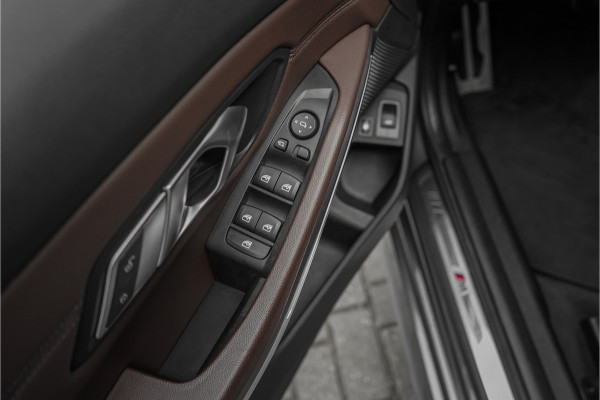 BMW 3 Serie Touring 330e xDrive M-Sport Laser Stuur & Stoelverw Keyless 19"