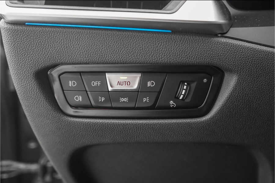 BMW 3 Serie Touring 330e xDrive M-Sport Laser Stuur & Stoelverw Keyless 19"