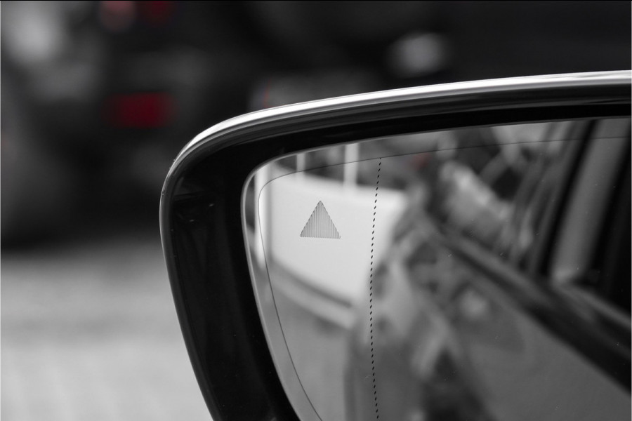 BMW 3 Serie Touring 330e xDrive M-Sport Laser Stuur & Stoelverw Keyless 19"