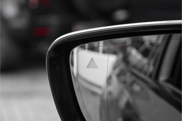 BMW 3 Serie Touring 330e xDrive M-Sport Laser Stuur & Stoelverw Keyless 19"