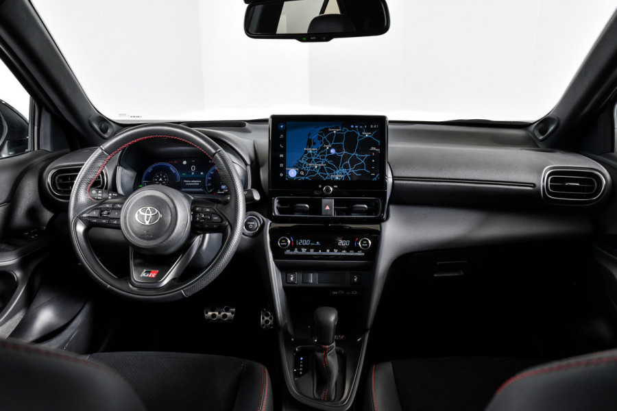Toyota Yaris Cross 1.5 Hybrid 130 GR SPORT | Adapt. Cruise | Head-up | 360 Camera | Stoel+Stuurverw. | Dig. Cockpit | NAV + App. Connect (Draadloos) | ECC | LM 18" | 9816