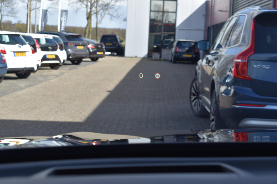 Volvo XC60 T6 AWD 350PK Plug-in Hybrid Plus Dark | BLIS | ACC | HUD | H&K | 360 Camera | Panorama dak |