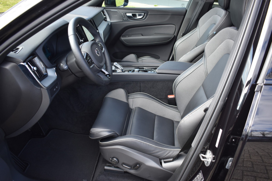 Volvo XC60 T6 AWD 350PK Plug-in Hybrid Plus Dark | BLIS | ACC | HUD | H&K | 360 Camera | Panorama dak |