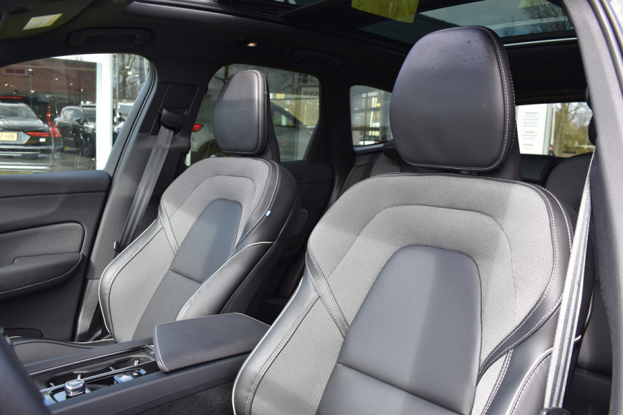Volvo XC60 T6 AWD 350PK Plug-in Hybrid Plus Dark | BLIS | ACC | HUD | H&K | 360 Camera | Panorama dak |