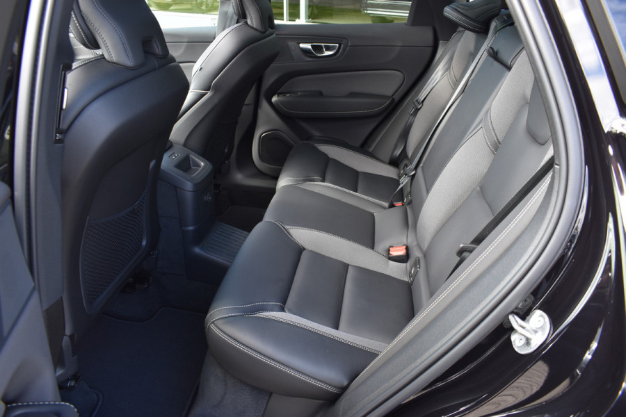Volvo XC60 T6 AWD 350PK Plug-in Hybrid Plus Dark | BLIS | ACC | HUD | H&K | 360 Camera | Panorama dak |