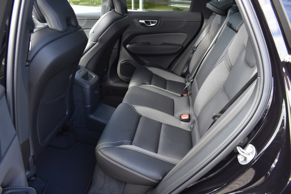 Volvo XC60 T6 AWD 350PK Plug-in Hybrid Plus Dark | BLIS | ACC | HUD | H&K | 360 Camera | Panorama dak |