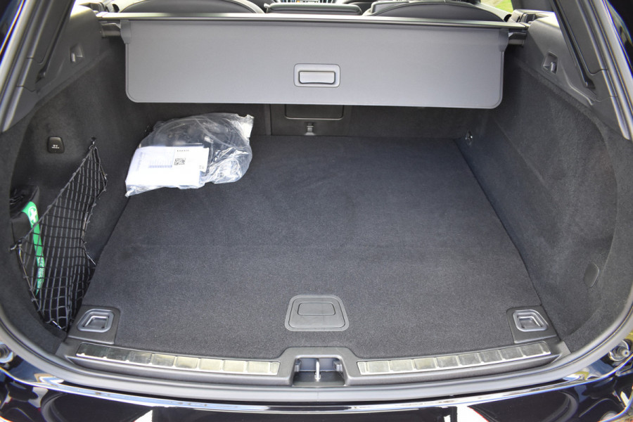 Volvo XC60 T6 AWD 350PK Plug-in Hybrid Plus Dark | BLIS | ACC | HUD | H&K | 360 Camera | Panorama dak |