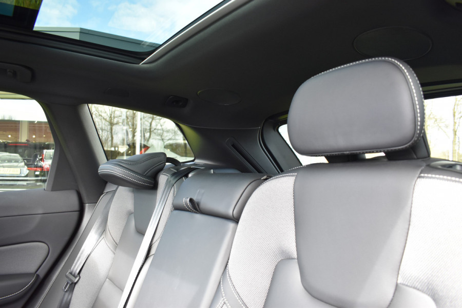 Volvo XC60 T6 AWD 350PK Plug-in Hybrid Plus Dark | BLIS | ACC | HUD | H&K | 360 Camera | Panorama dak |