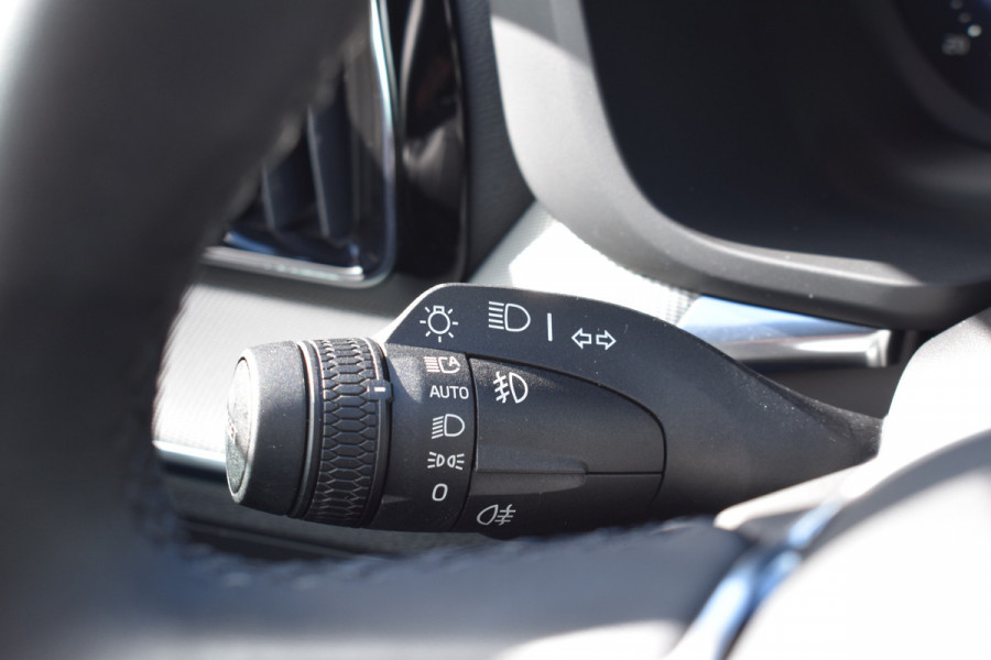 Volvo XC60 T6 AWD 350PK Plug-in Hybrid Plus Dark | BLIS | ACC | HUD | H&K | 360 Camera | Panorama dak |