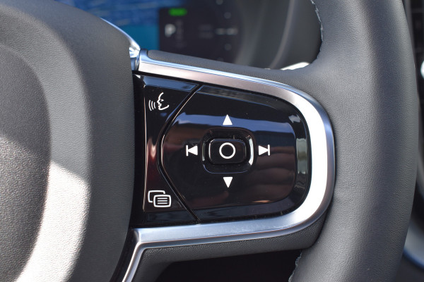 Volvo XC60 T6 AWD 350PK Plug-in Hybrid Plus Dark | BLIS | ACC | HUD | H&K | 360 Camera | Panorama dak |