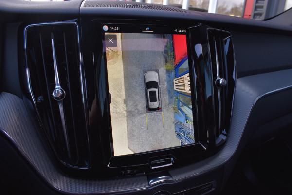 Volvo XC60 T6 AWD 350PK Plug-in Hybrid Plus Dark | BLIS | ACC | HUD | H&K | 360 Camera | Panorama dak |
