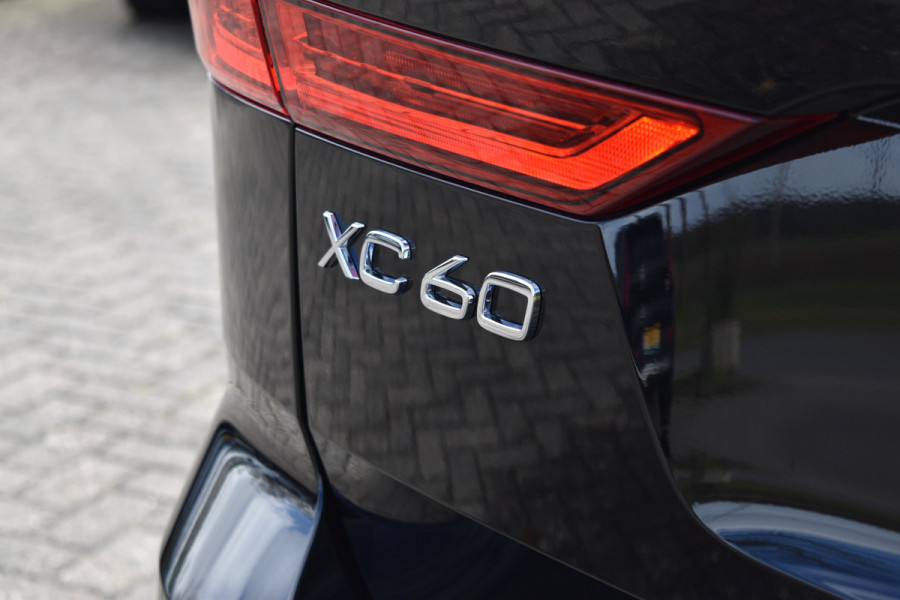 Volvo XC60 T6 AWD 350PK Plug-in Hybrid Plus Dark | BLIS | ACC | HUD | H&K | 360 Camera | Panorama dak |