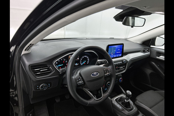Ford Focus 1.0 EcoBoost Hybrid Trend Edition Business (NAVIGATIE, CAMERA, CARPLAY, PARKEERSENSOREN, GOED ONDERHOUDEN)