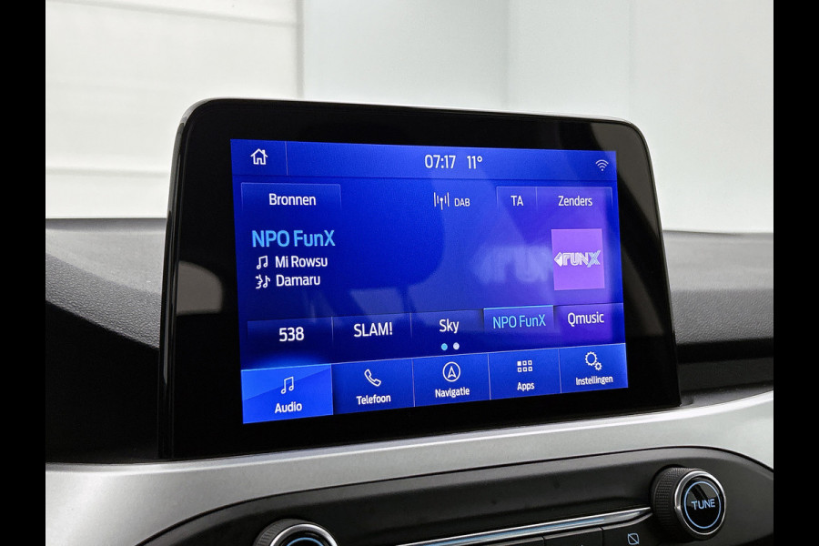 Ford Focus 1.0 EcoBoost Hybrid Trend Edition Business (NAVIGATIE, CAMERA, CARPLAY, PARKEERSENSOREN, GOED ONDERHOUDEN)