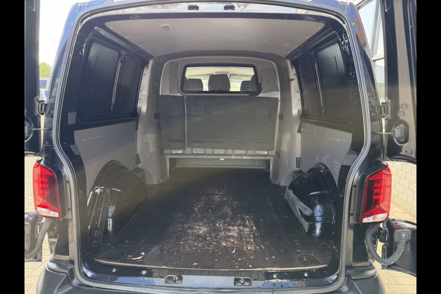Volkswagen Transporter 2.0 TDI 150pk L2H1 30 DC 5 persoons Comfortline / vaste prijs rijklaar € 27.950 ex btw / / lease vanaf € / zwart metallic / nieuwe 20 inch velgen + banden / euro 6