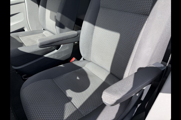 Volkswagen Transporter 2.0 TDI 150pk L2H1 30 DC 5 persoons Comfortline / vaste prijs rijklaar € 27.950 ex btw / / lease vanaf € / zwart metallic / nieuwe 20 inch velgen + banden / euro 6