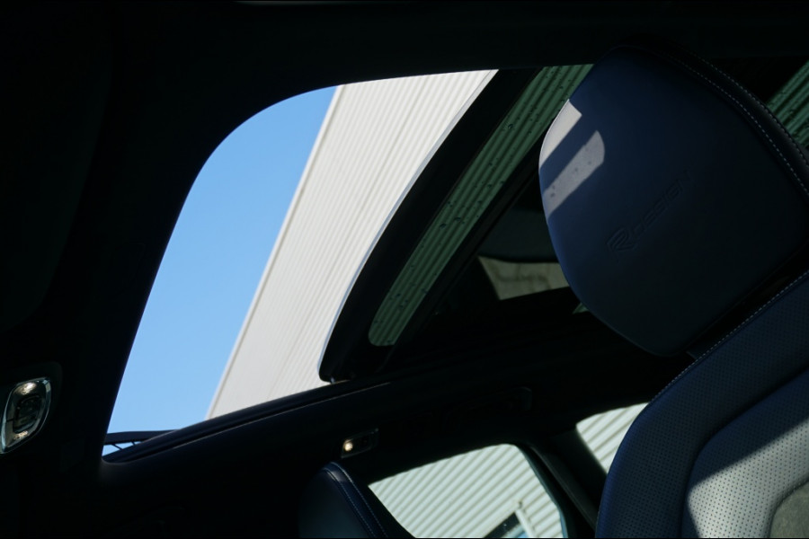 Volvo XC60 190PK T4 R-Design AUTOM. | SUPER LUXE | PANO | TREKHAAK