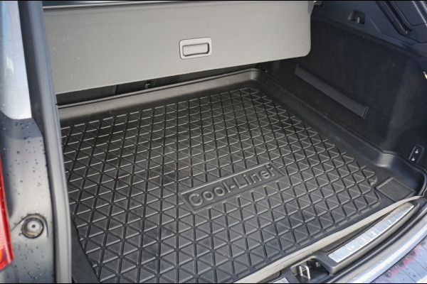 Volvo XC60 190PK T4 R-Design AUTOM. | SUPER LUXE | PANO | TREKHAAK