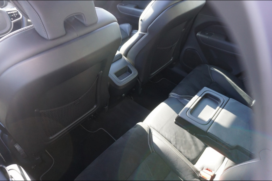 Volvo XC60 190PK T4 R-Design AUTOM. | SUPER LUXE | PANO | TREKHAAK