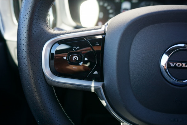 Volvo XC60 190PK T4 R-Design AUTOM. | SUPER LUXE | PANO | TREKHAAK